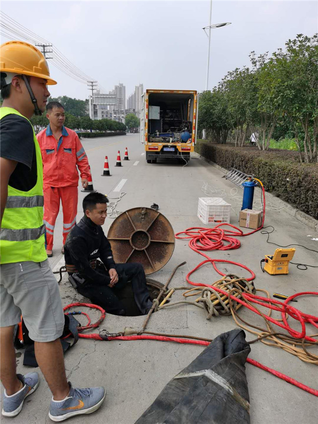 龙华山办事处翻衬法管道修复技术主要工序
