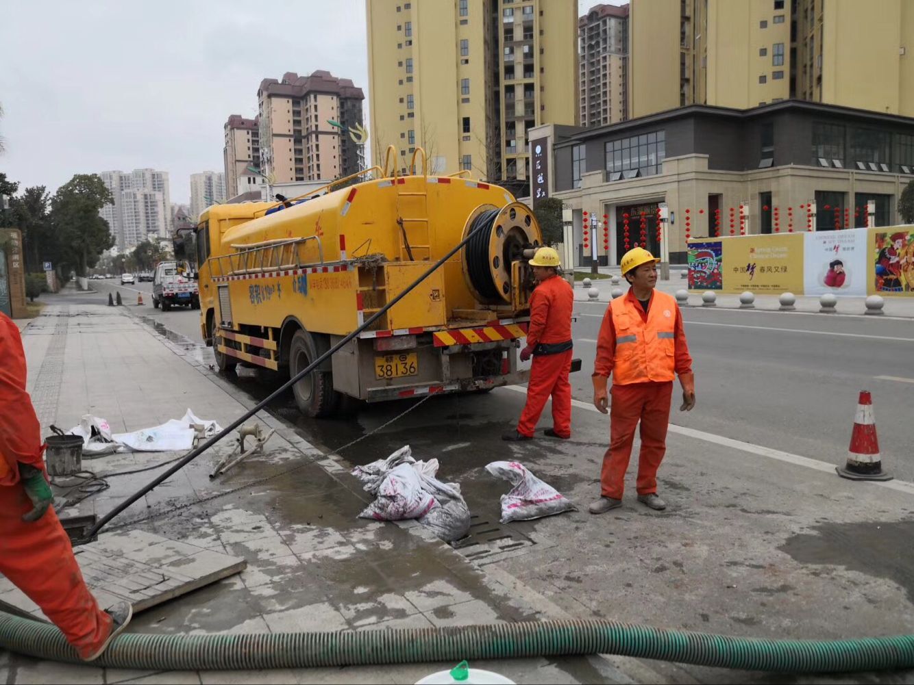 龙华山办事处排污管道清淤-管道清洗