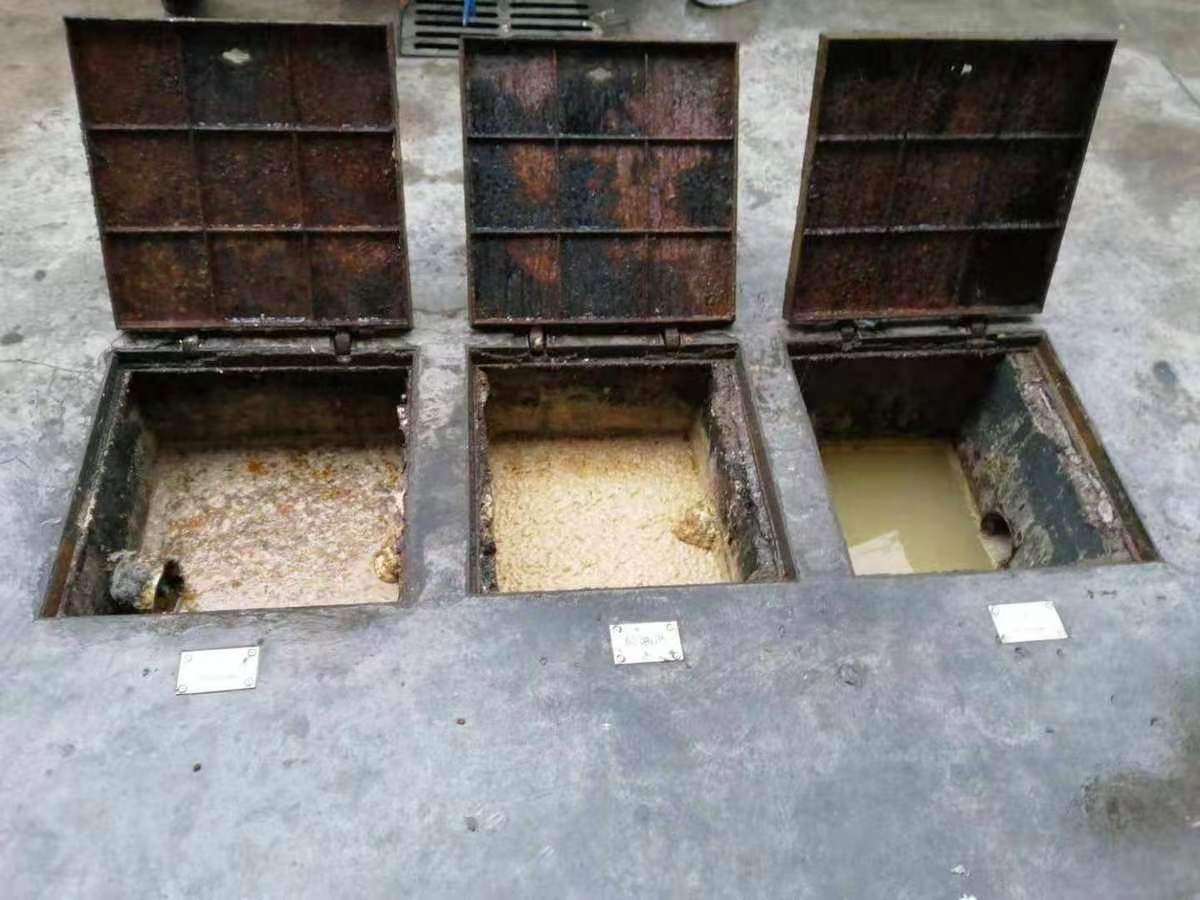 龙华山办事处清理隔油池-污水池清掏